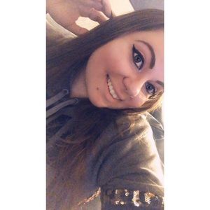 Meet your Posher, Olivia